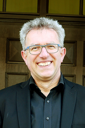 Dr. Stefan Strehler Dr. Stefan Strehler